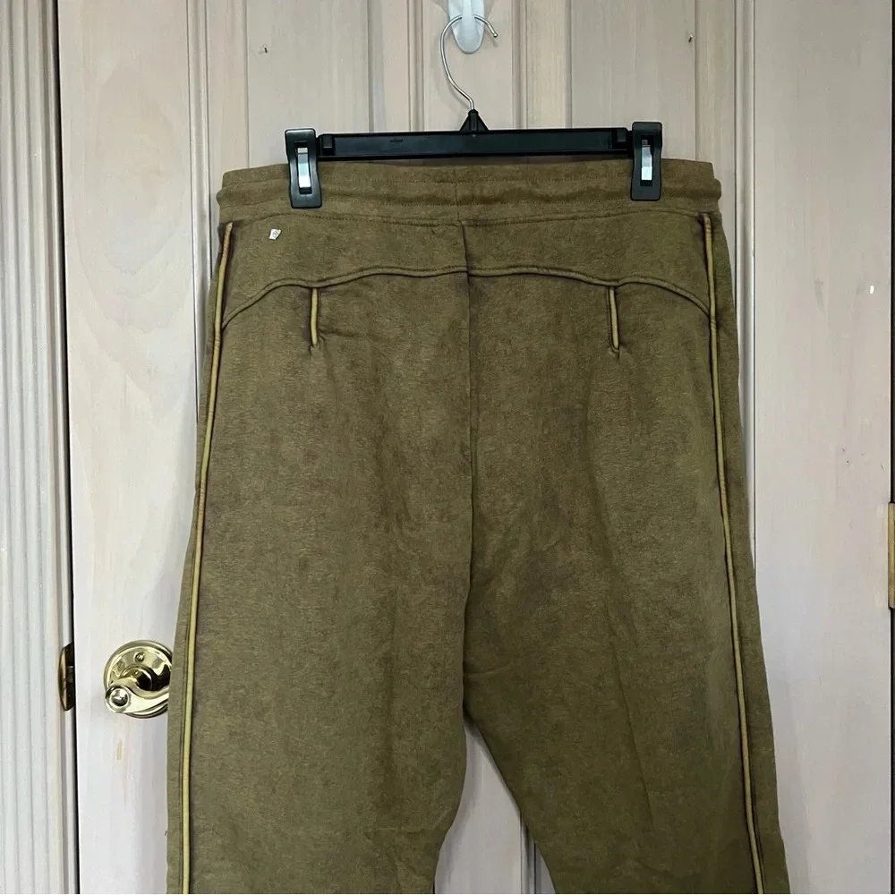 New! Alphalete Essential Oversized Jogger Brown 9866